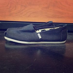 Toms